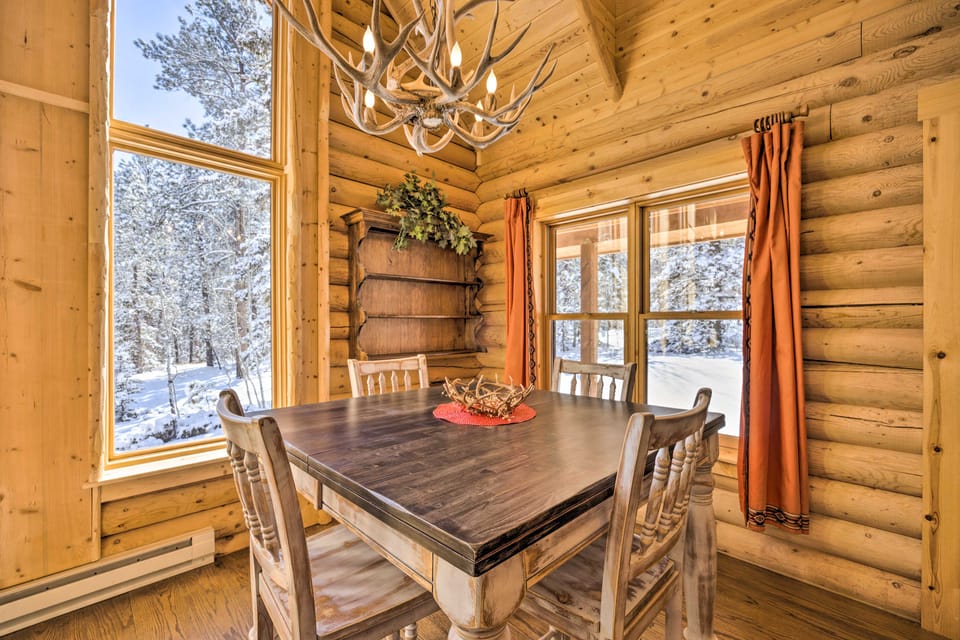 Sunny Forest Cabin w/ Views of Pikes Peak Mtn! House in Colorado