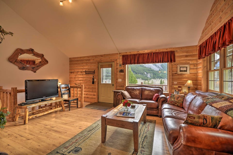 Fish, Hike, Views: Boulder Beauty 'Gil's' Cabin! House in Montana