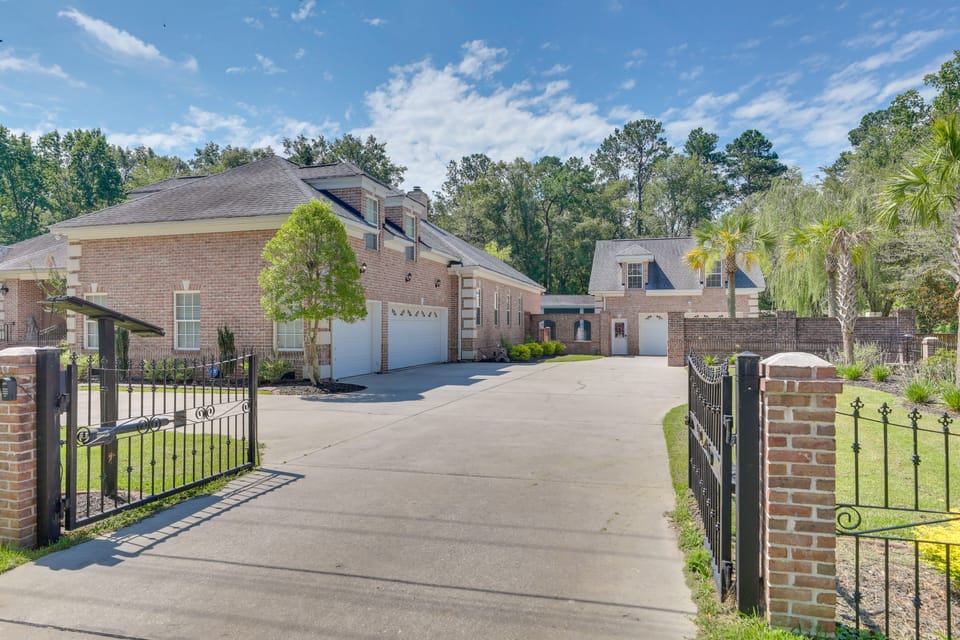 4 Mi to Dtwn: Simplistic Summerville Studio Apartment in South Carolina