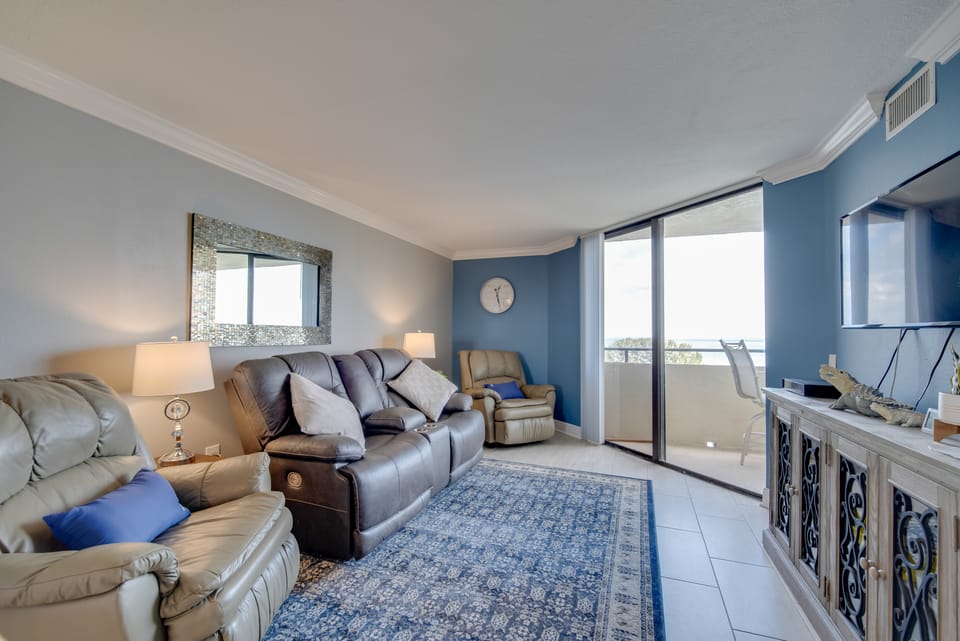 Remarkable Hudson Condo w/ Coastal Views! Apartment in Hudson