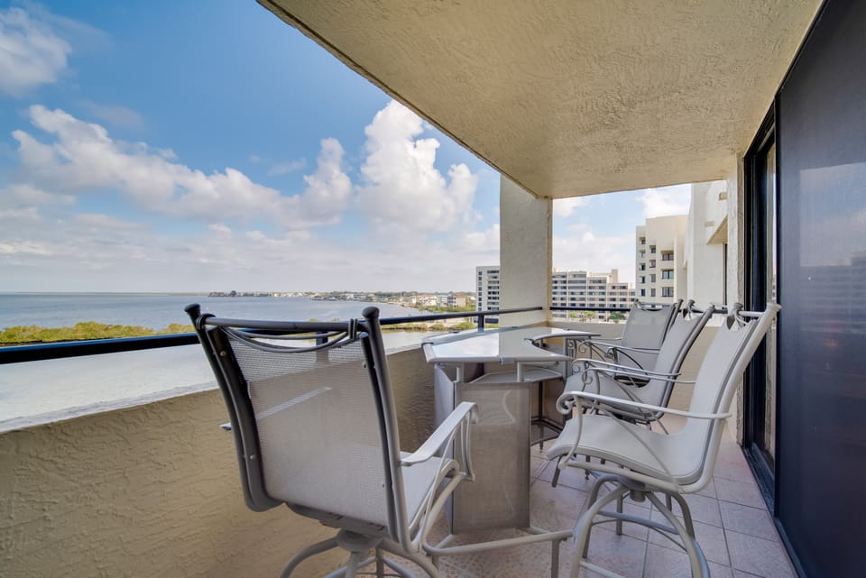 Remarkable Hudson Condo w/ Coastal Views! Apartment in Hudson