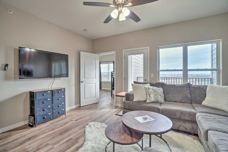 Family-Friendly Branson Condo ~ 3 Mi to Strip Apartment in Branson