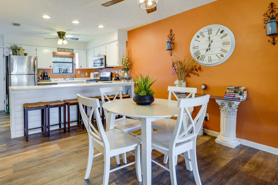 Walk to Beach: PCB Condo w/ Oceanfront Pool Access Apartment in Long Beach