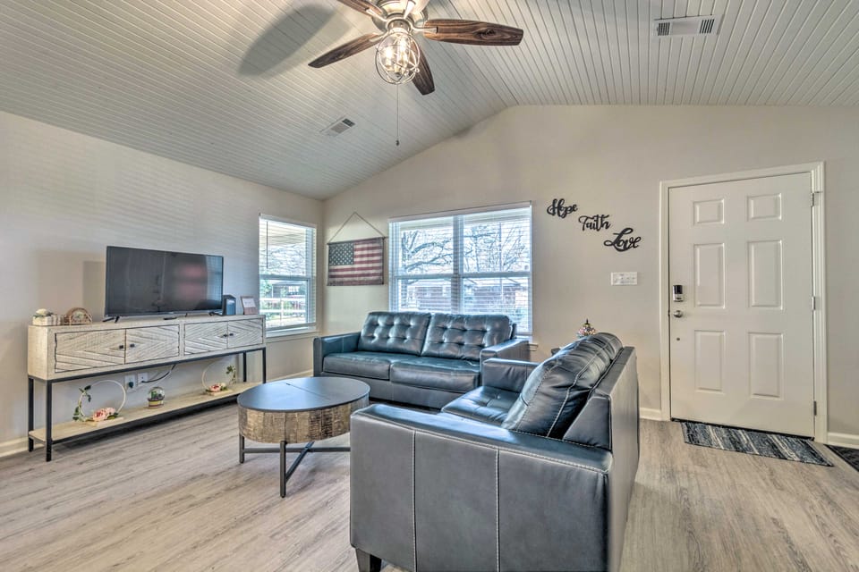 Family Home ~ 5 Mi to Downtown Little Rock! House in Little Rock