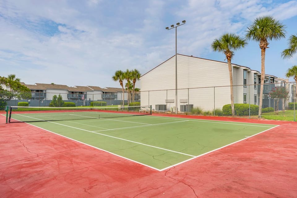 Pool & Tennis: Walkable Fernandina Beach Escape Apartment in Fernandina Beach