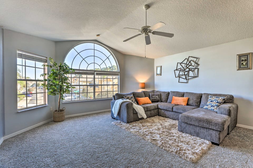 < 8 Mi to Disney: Getaway w/ Deck in Kissimmee! Villa in Four Corners
