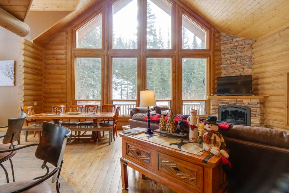 9 Mi to Slopes! Hot Tub Hideaway in Breckenridge House in Summit County