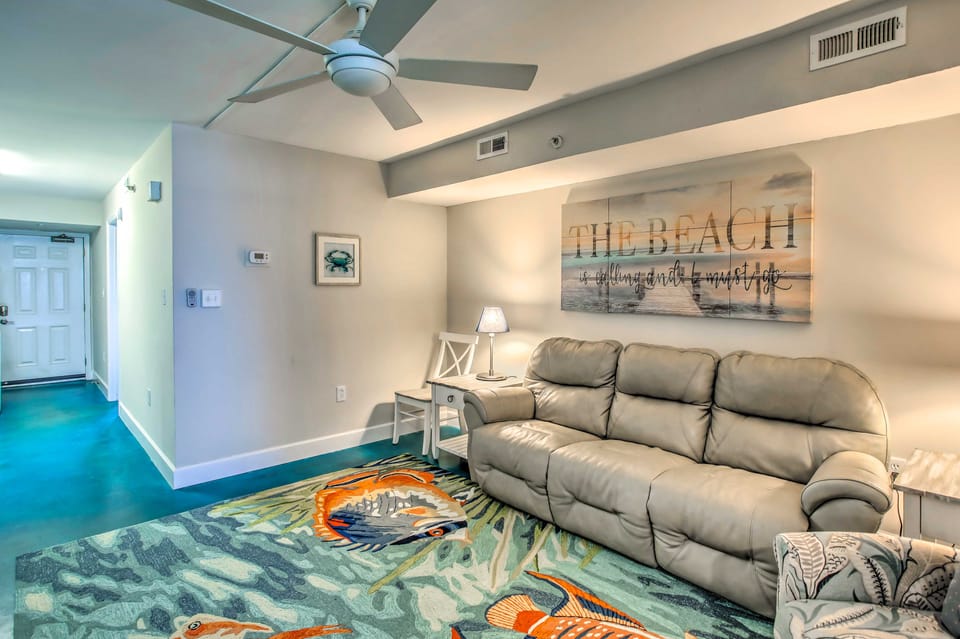 Direct Beach Access: North Myrtle Condo! Apartment in Crescent Beach