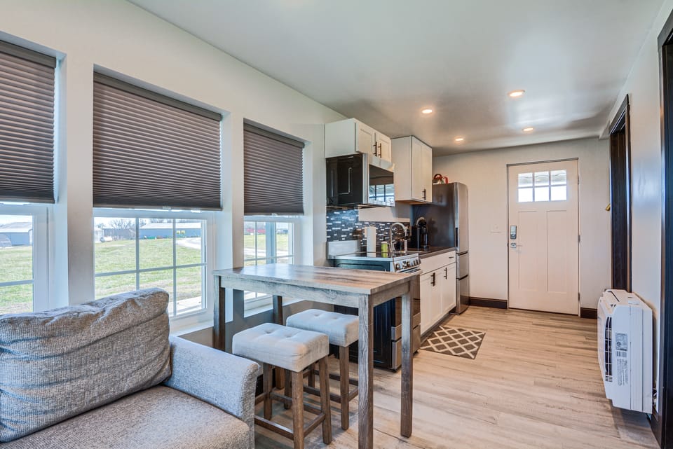 One-of-a-Kind Container Home on Mount Vernon Farm! House in Ozark Mountains