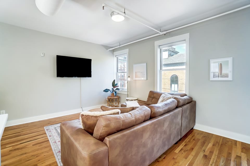 'The Republic Retreat' Walk to Washington Park! Apartment in Over The Rhine