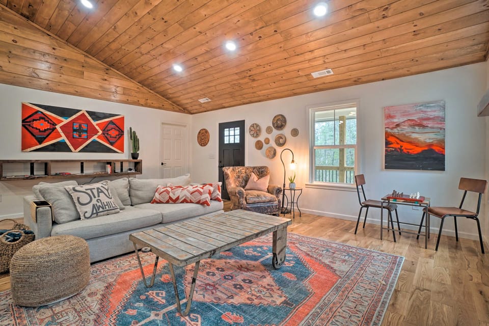 ‘Painted Skies’ Upscale Getaway By Lake Burton! House in Georgia