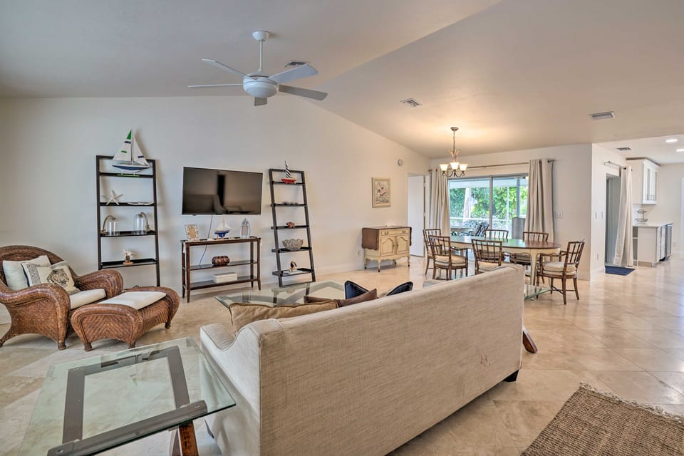 Pool Access & Beach Gear! Canalfront Naples Home House in Naples