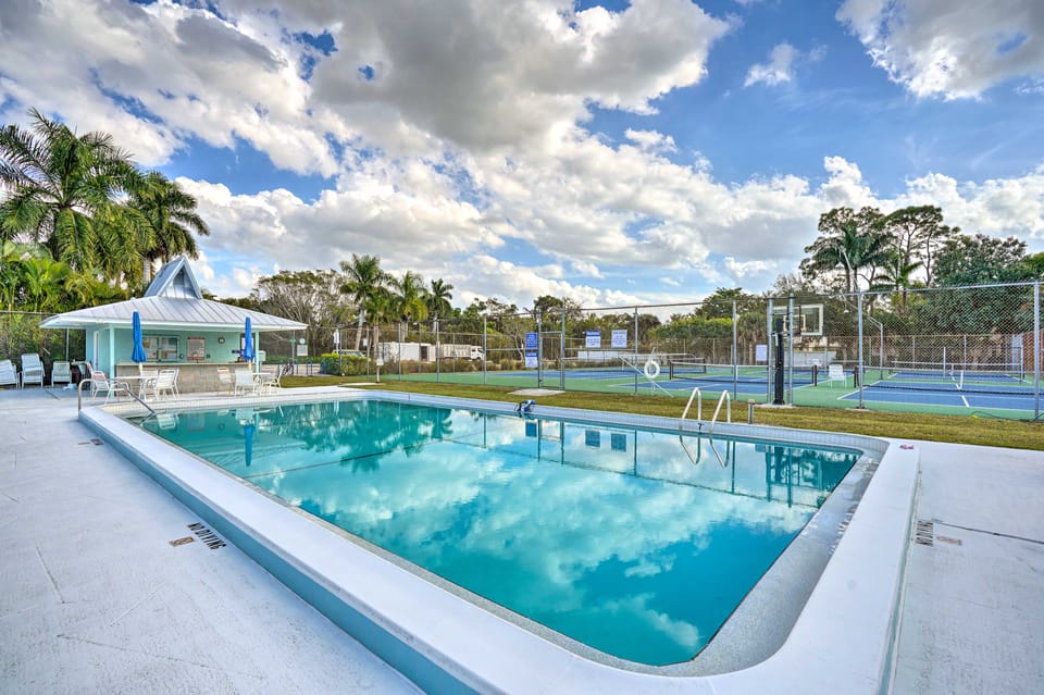 Pool Access & Beach Gear! Canalfront Naples Home House in Naples