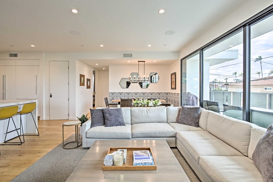 Chic Coronado Retreat w/ Patio & 4 Cruiser Bikes! Apartment in Point Loma