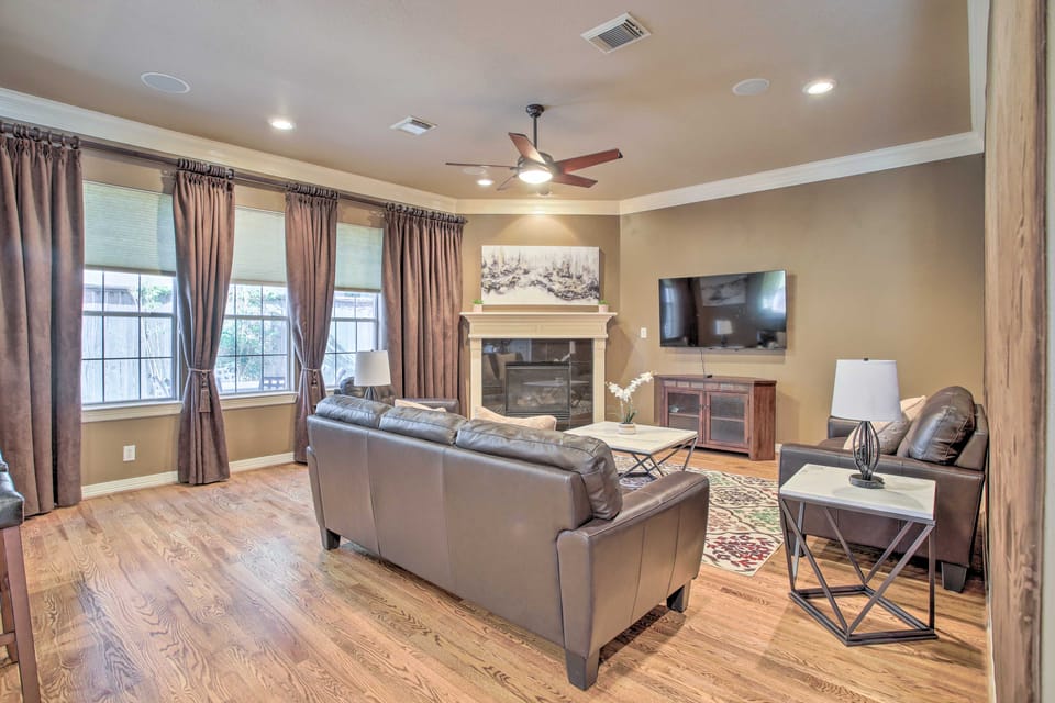 Spacious Home w/ Patio: 5 Mi to Memorial Park House in Houston