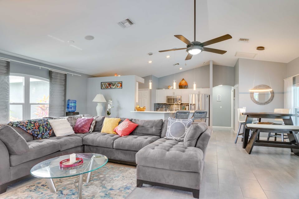 Private Pool & Canal Views: Home in Cape Coral House in Cape Coral