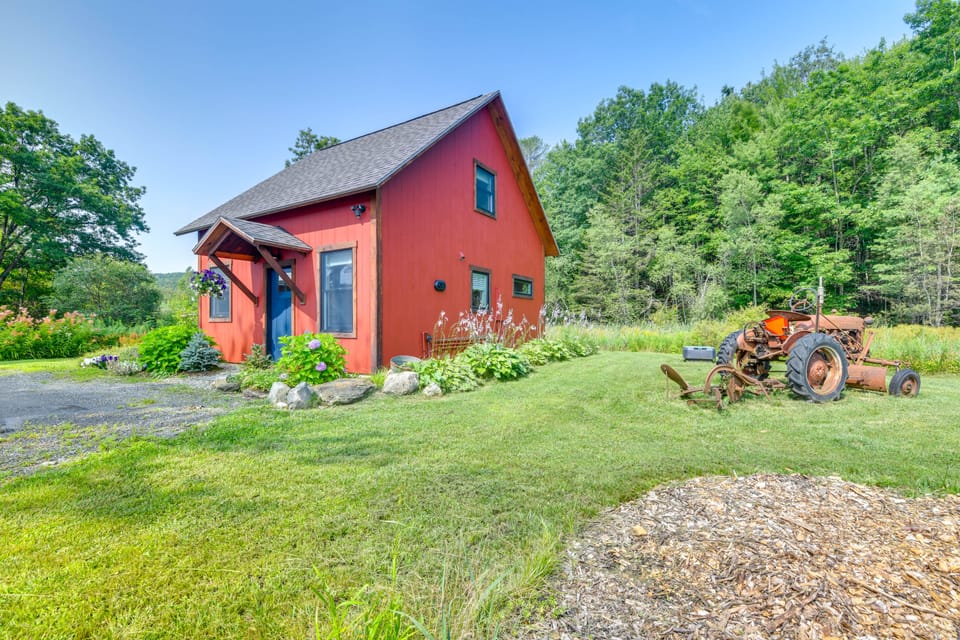 Historic Charm + Modern Luxury: 6 Mi to Stowe Mtn House in Stowe