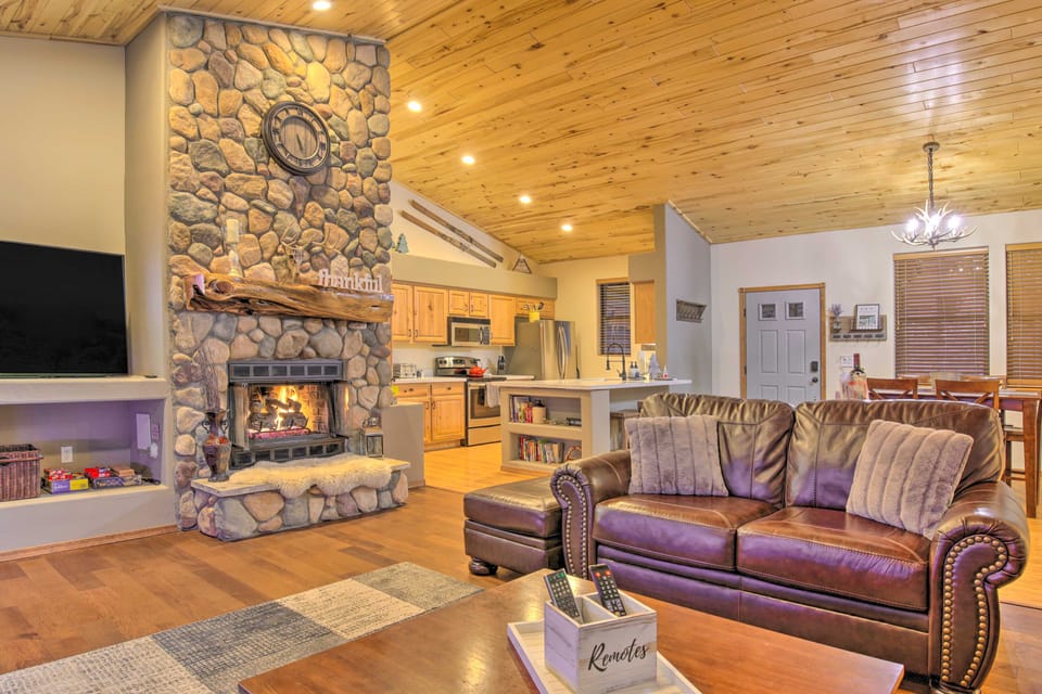 Torreon Cabin Escape - Relax, Recharge and Explore House in Show Low