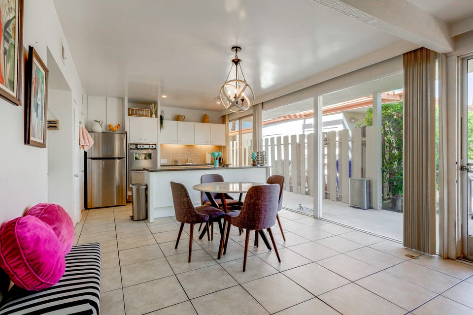 Trendy Palm Desert Home w/ Patio & Pool Access Apartment in Palm Desert