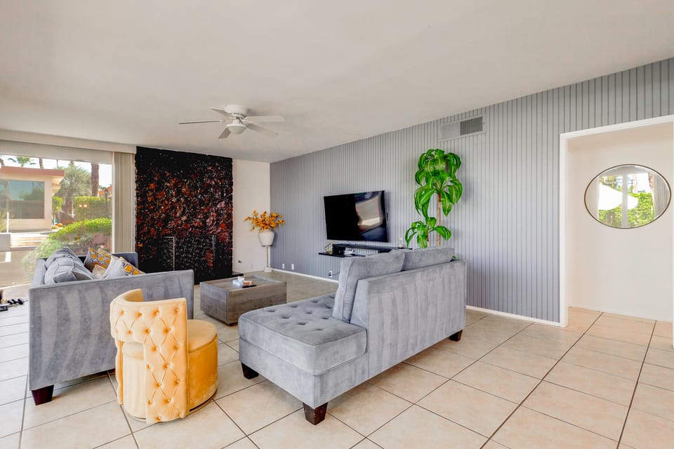 Trendy Palm Desert Home w/ Patio & Pool Access Apartment in Palm Desert