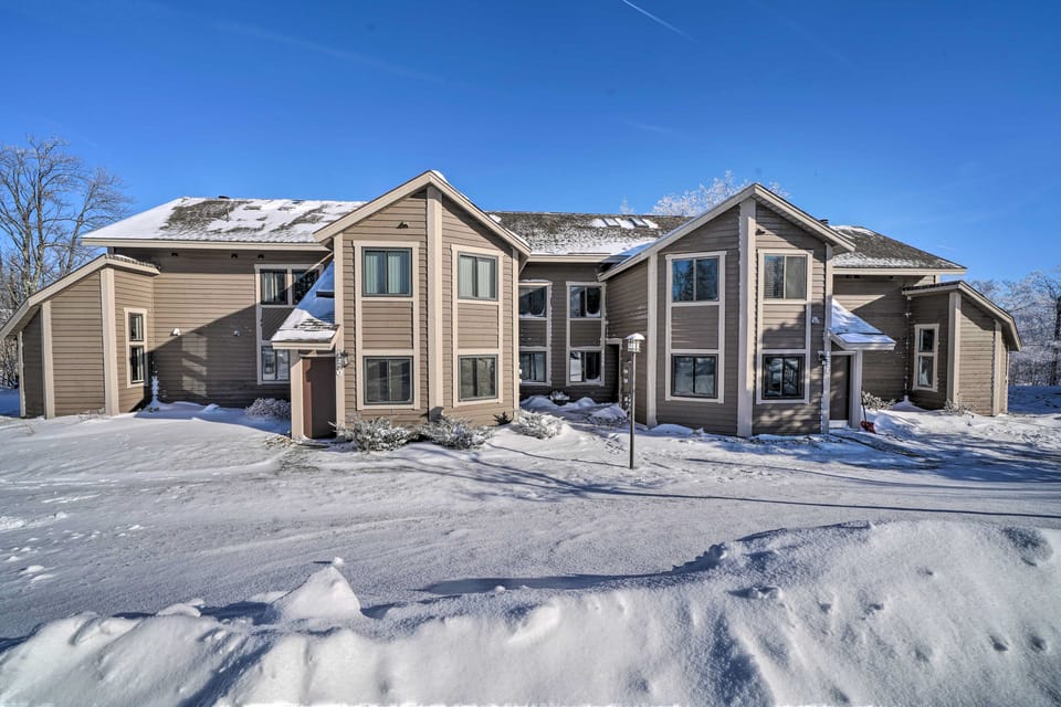 Idyllic Somerset Condo: Ski, Hike & Relax! Apartment in Pennsylvania