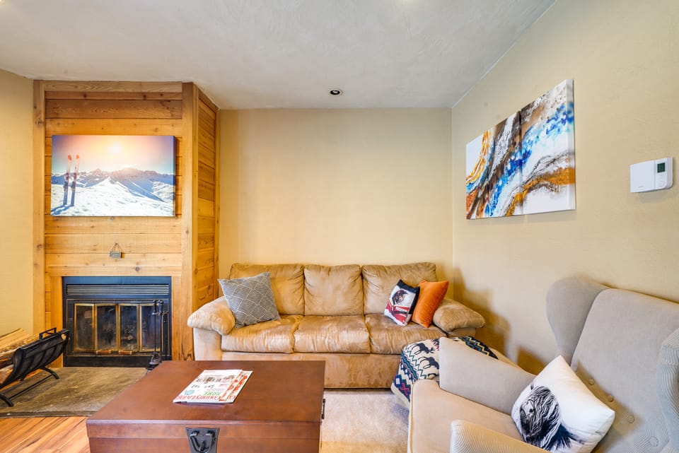 Idyllic Somerset Condo: Ski, Hike & Relax! Apartment in Pennsylvania