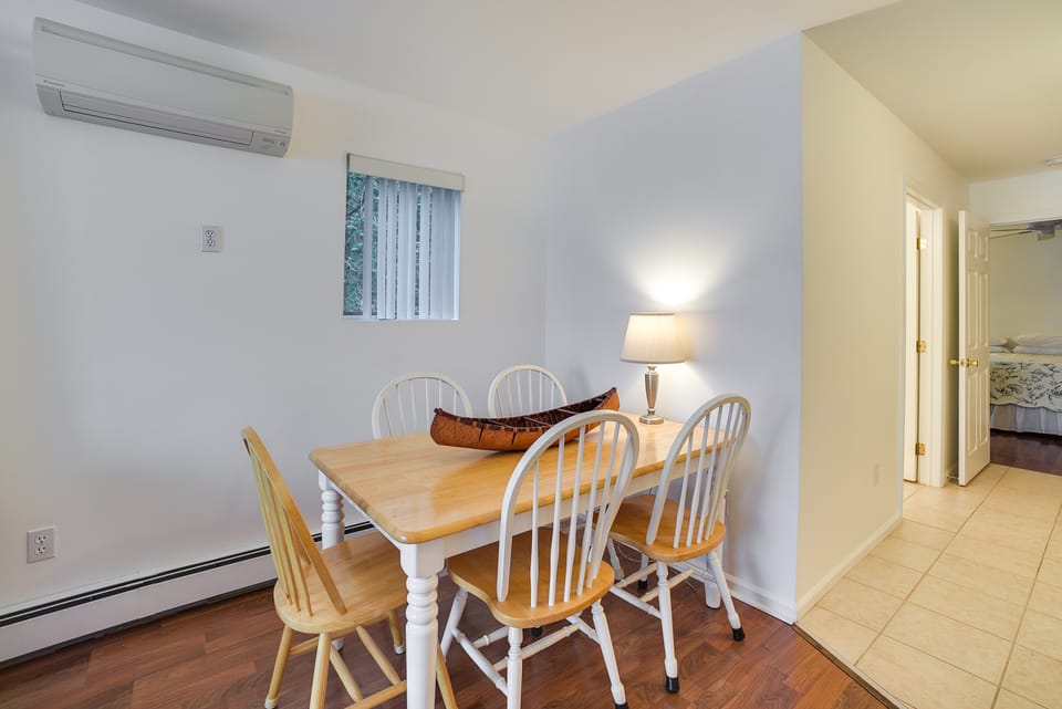 Lakefront Adirondacks Home: Fish, Hike, Ski! Apartment in Bolton Landing