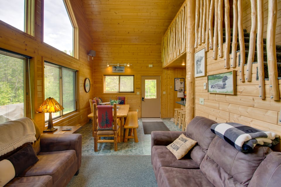 Cabin w/ Fireplace < 1 Mile to Lakes + Golf House in Minnesota