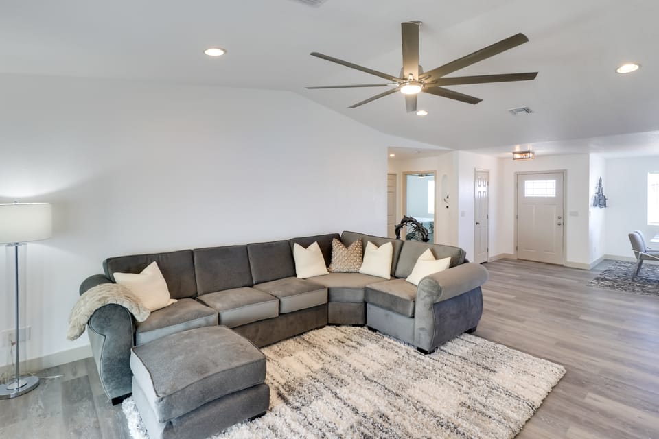 Putting Green, Pool Access: Lake Havasu City Home! House in Lake Havasu City