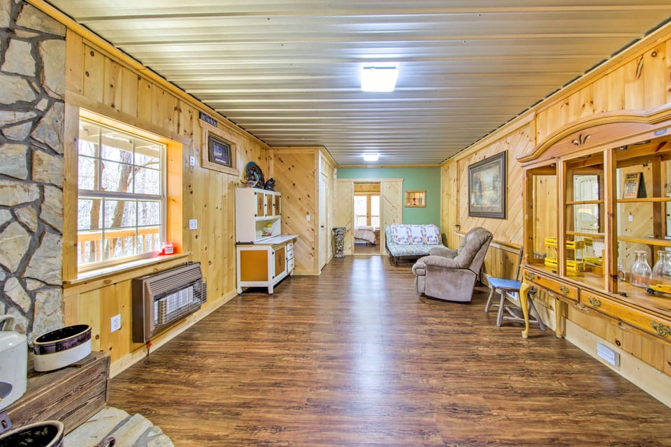 Pet-Friendly Ellijay Escape w/ Yard & Grill! House in Georgia