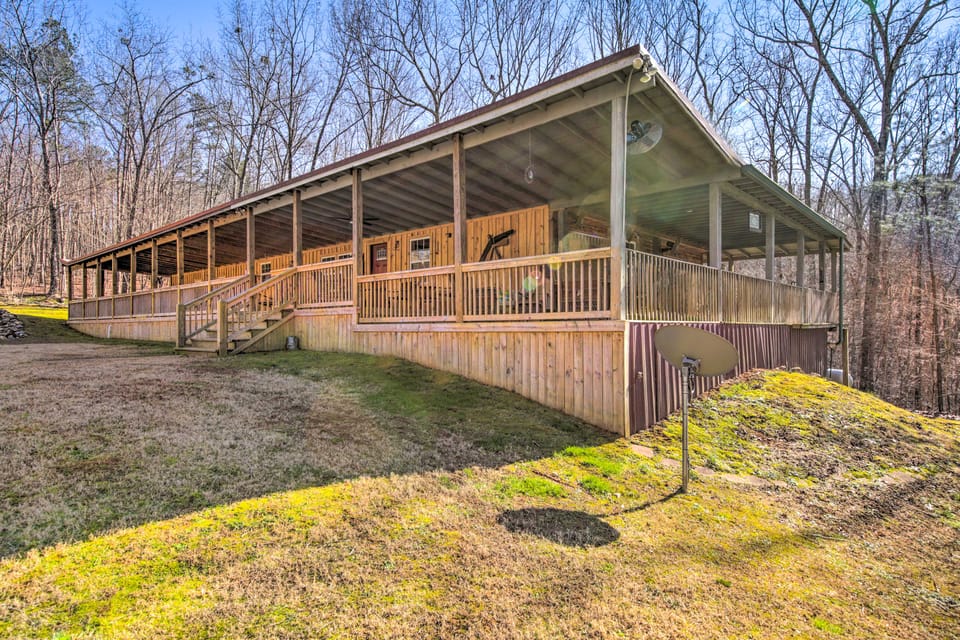 Pet-Friendly Ellijay Escape w/ Yard & Grill! House in Georgia