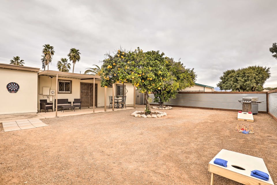 5 Mi to Pima Air & Space Museum: Sunny Tucson Gem House in Tucson