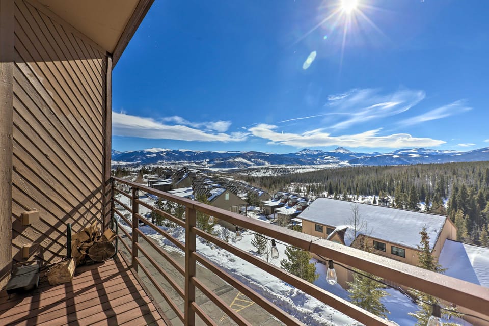 Mtn-View Silverthorne Gem w/ Shared Hot Tub Apartment in Wildernest