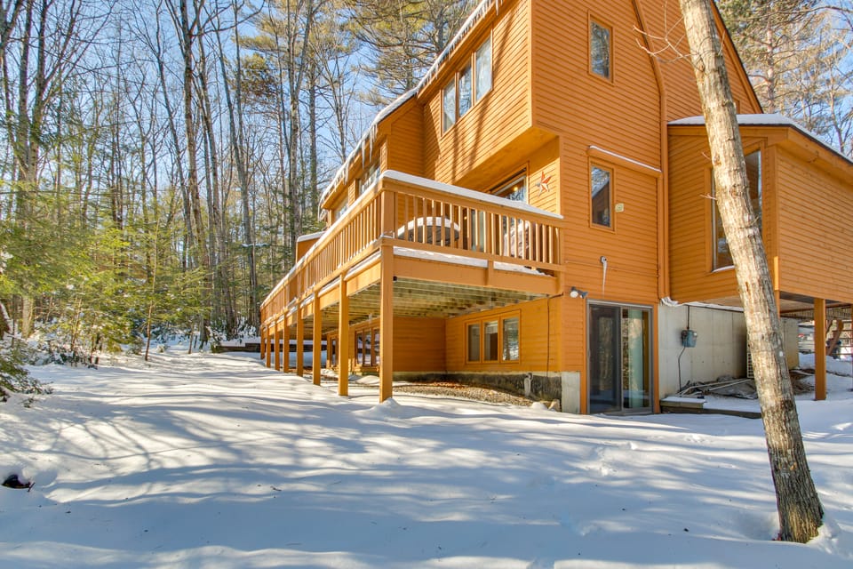 Hike, Ski & Relax: Gem w/ Foosball in North Conway Apartment in North Conway