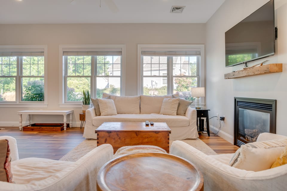Stylish Arundel Cottage, 6 Mi to Dock Square! Cottage in Arundel