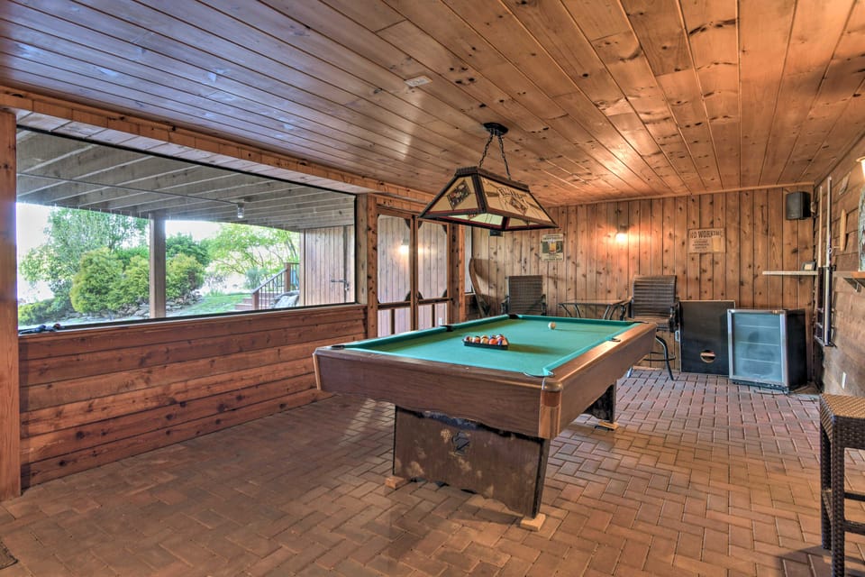 Dock & Hot Tub: Susquehanna River Retreat! House in Pennsylvania