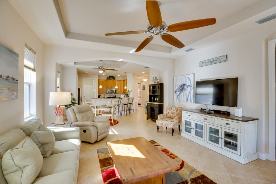 Calming Estero Home w/ Community Pool & More! House in Estero