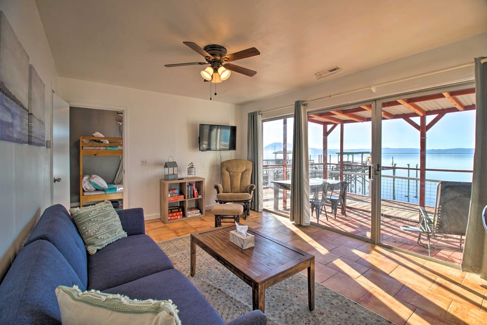 Lakefront Sanctuary w/ Mount Konocti Views House in Nice