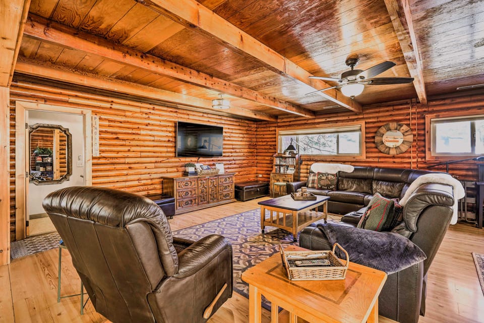 Dog-Friendly Kings Beach Log Cabin w/ Hot Tub! House in Kings Beach