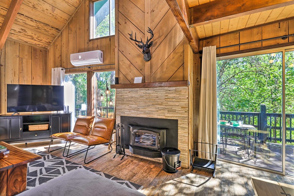 Near Trails: Cabin w/ 2-Level Deck in Twain Harte House in Twain Harte