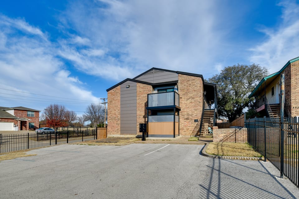 Fort Worth Home w/ Patio: 5 Mi to Dtwn! Apartment in Fort Worth