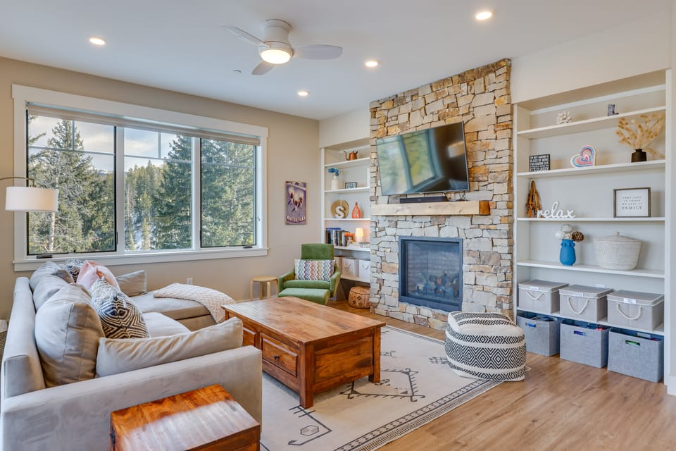 Winter Park Condo w/ Balcony ~ 4 Mi to Slopes Apartment in Fraser