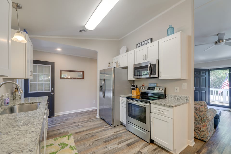 Walk to Beach & Family Fun! Emerald Isle Home House in Emerald Isle