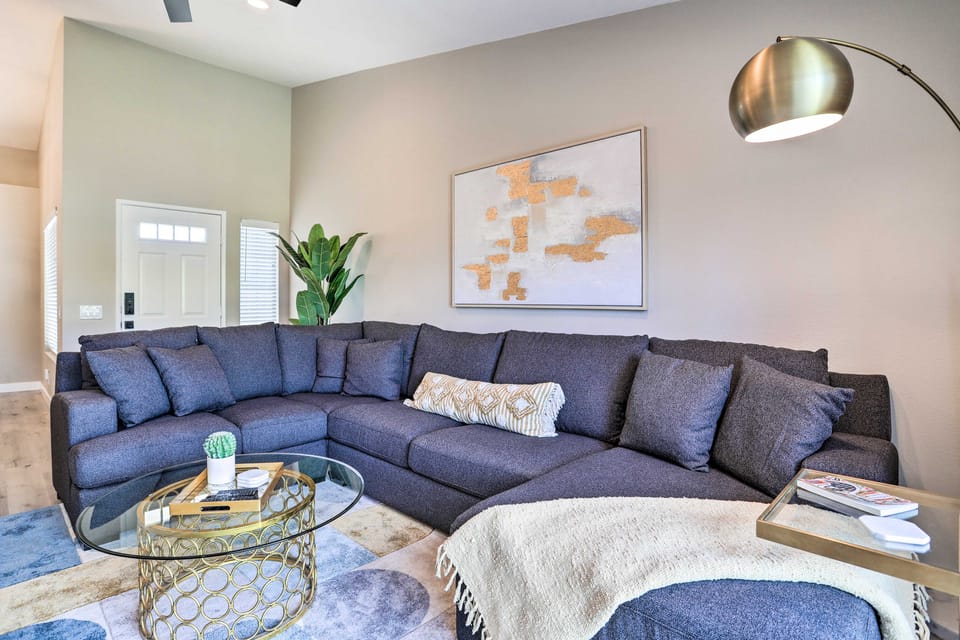 Chic Palm Desert Condo w/ Resort-Style Amenities! Apartment in Palm Desert