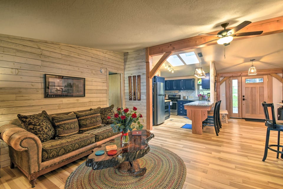 Port Ludlow Getaway on Hood Canal Near Hiking Cottage in Hood Canal