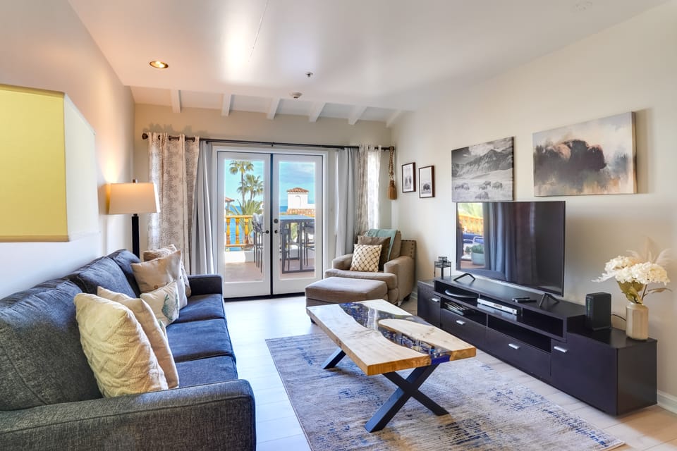 Gorgeous Catalina Island Condo with Golf Cart! Apartment in Avalon