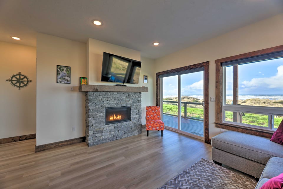 Remodeled Sanderling Sea Cottages, Unit 4 Cottage in Oregon