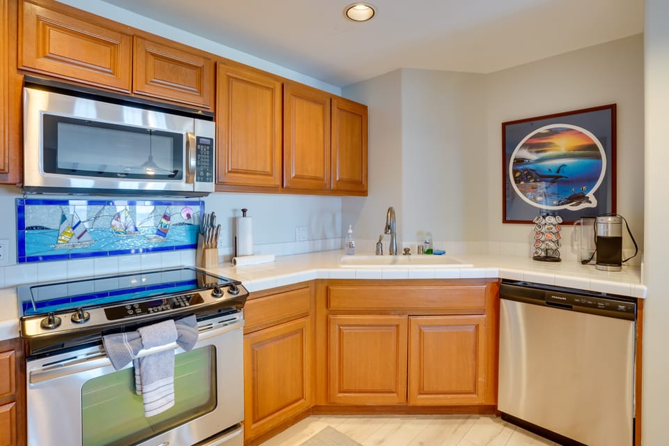 Bright Catalina Island Condo w/ Ocean Views! Apartment in Avalon