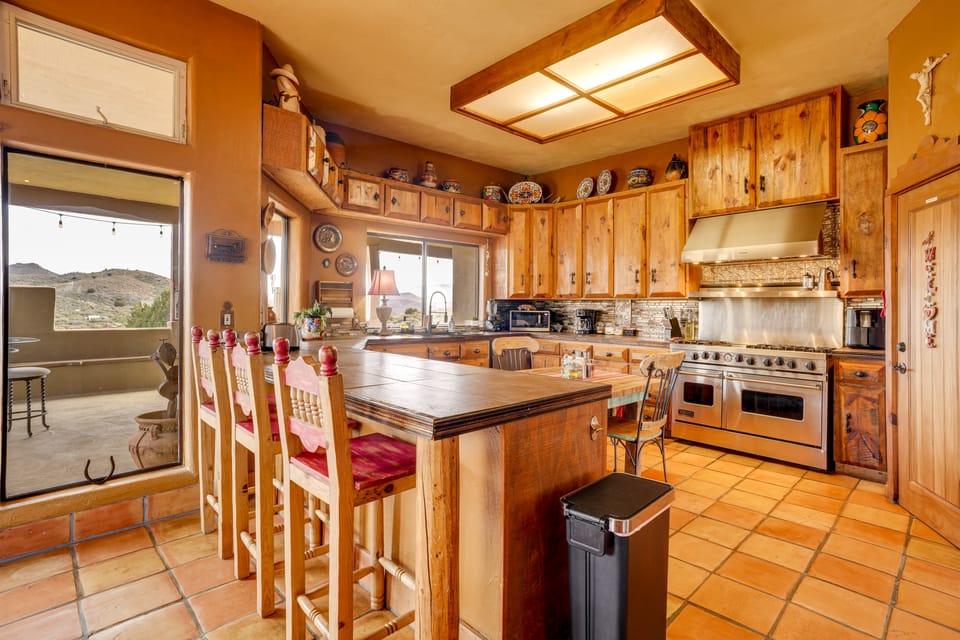 Mtn-View Adobe Home w/ Large Deck Near Prescott! House in Arizona
