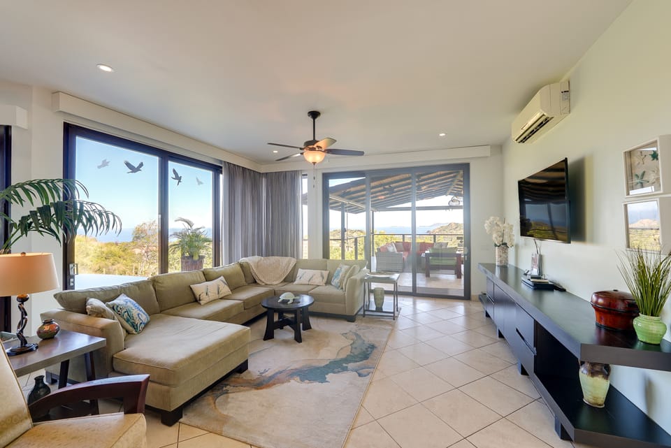 Luxury Home w/ Views & Infinity Pool: Near Beach! House in Guanacaste Province